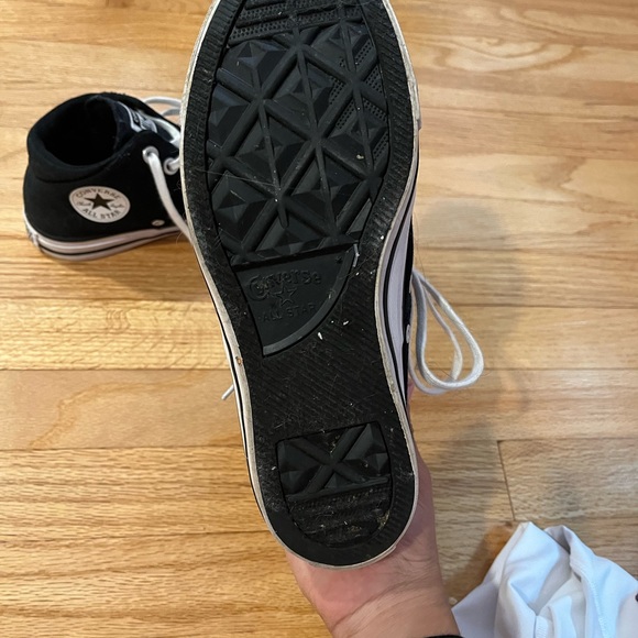 Black mid rise converse, size 7.5 - Picture 5 of 6